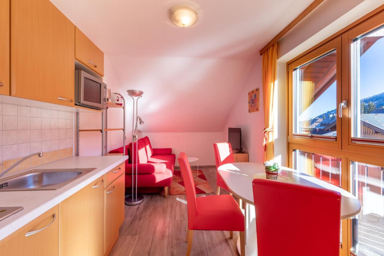 Haus Pitzer/Apartments Troicher シュラートミンク エクステリア 写真