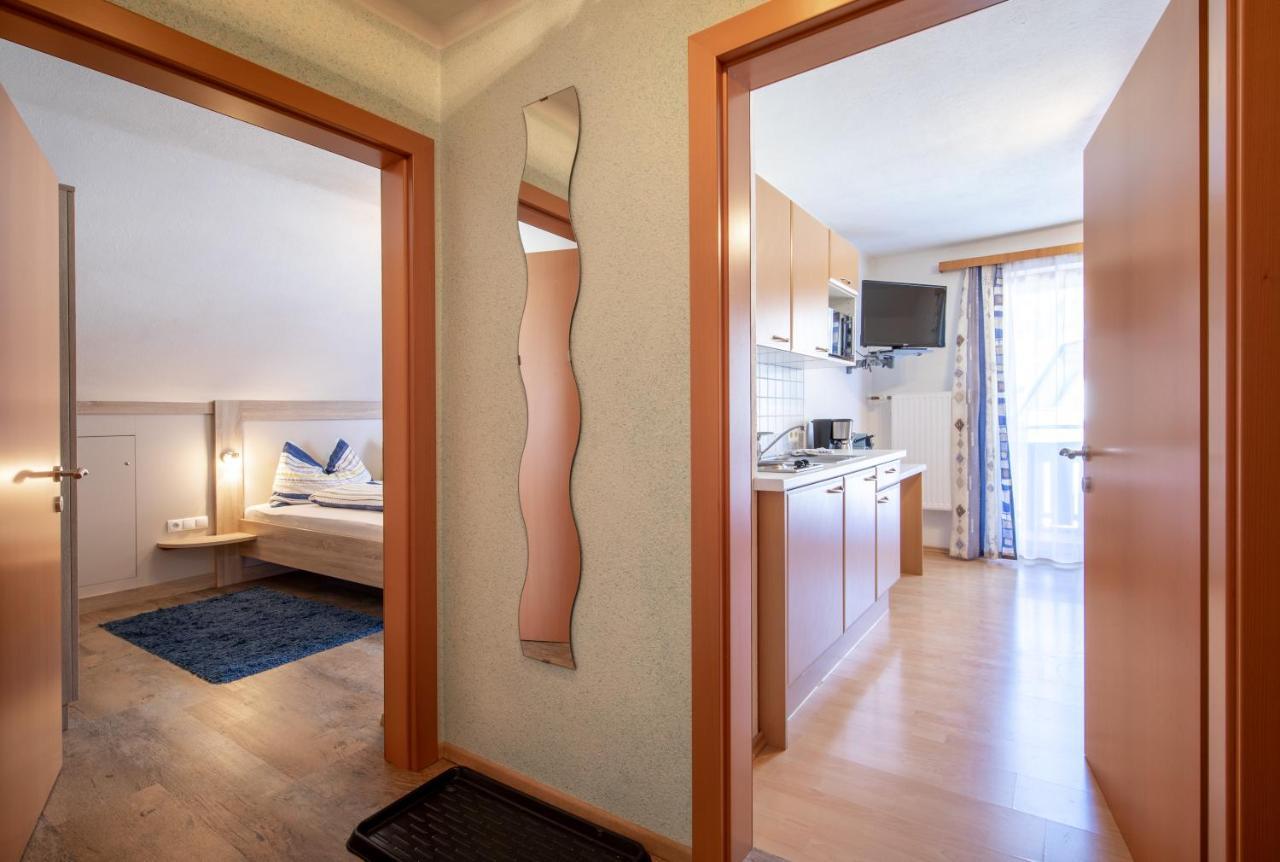 Haus Pitzer/Apartments Troicher シュラートミンク エクステリア 写真